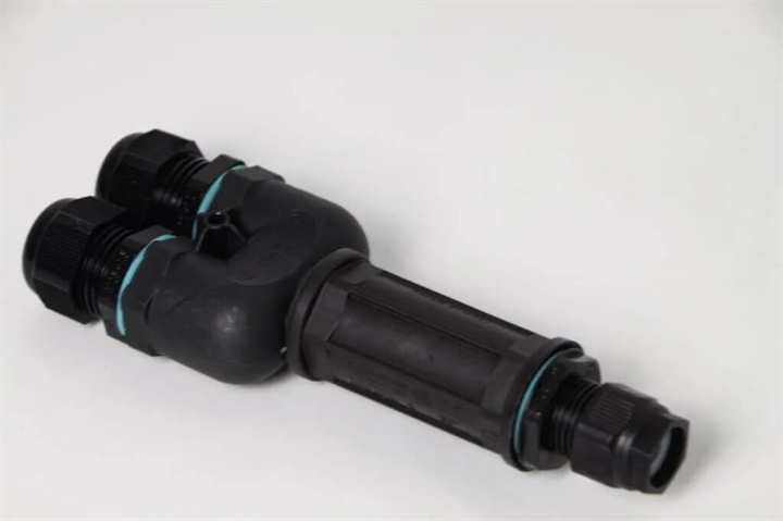 Loop-in Loop-out terminal IP68