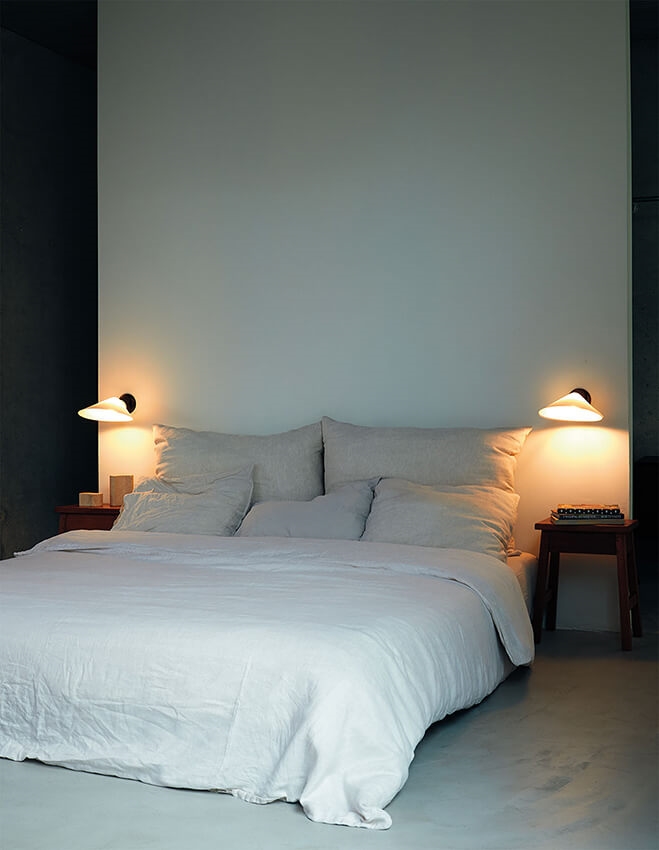 Plume wandlamp met schakelaar, zwart/polycarbonaat