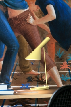 AJ Mini tafellamp, soft lemon