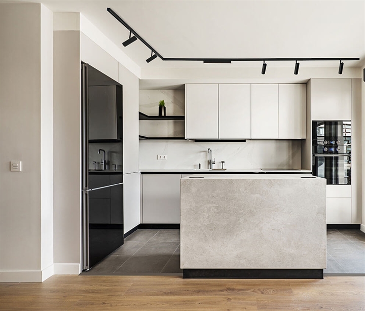 DESIGNLINE Linear 33 spot diffused, zwart