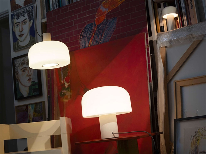 Bellhop Glas S2 hanglamp en Glas T tafellamp, wit