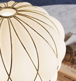 Pinecone Tafellamp, groot - Ø50, wit/goud