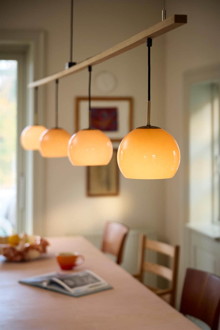 Ball Glass Ø18 hanglampen in opaal wit, sand grey, cappuccino en amber