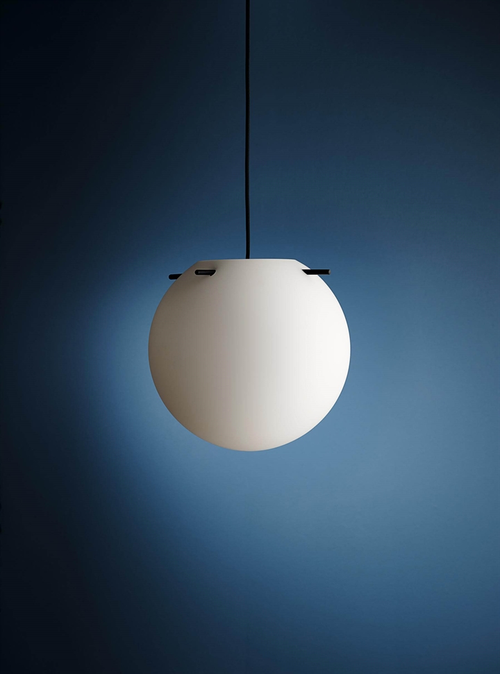 Koi hanglamp Ø32, opaal/zwart