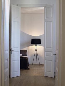 Santa & Cole Tripode G5, zwart