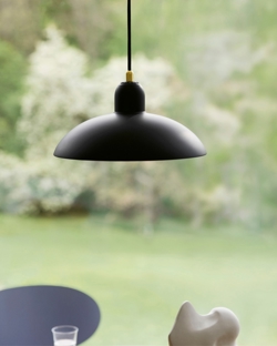 Kaiser idell 6631-P hanglamp, mat zwart/messing