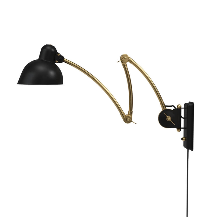 Kaiser Idell 6559-W wandlamp, mat zwart/messing