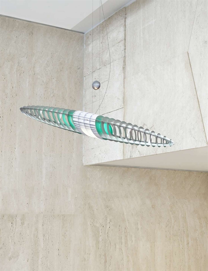 Queen Titania hanglamp met lichtblauw filter en contragewicht