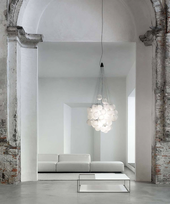 Stochastic hanglamp / kroonluchter 72 bollen en staven, opaal/staal