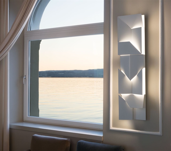 Wall Shadow long wandlamp, wit