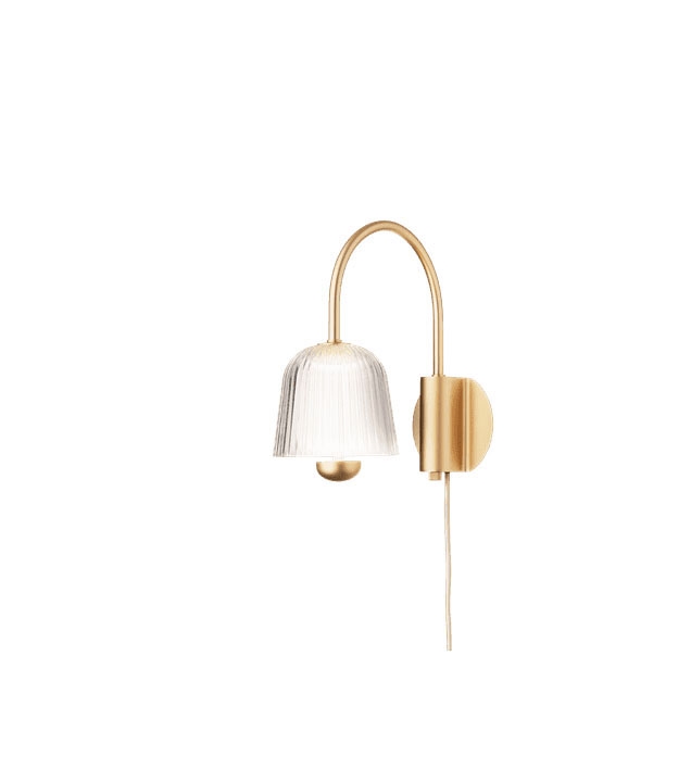 Asteea wandlamp, satijn messing/geribbeld helder