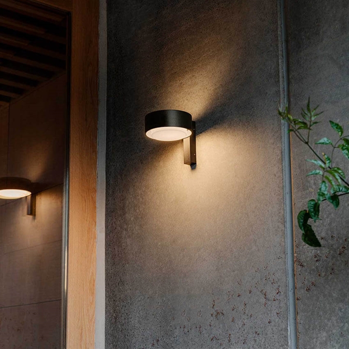 Plaff-on A16 buiten wandlamp, zwart