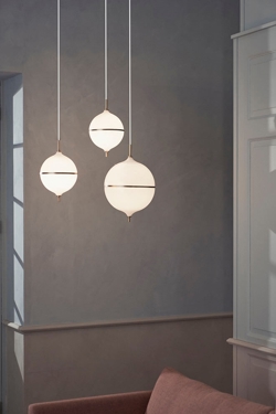 Eternal Moonlight medium en large m/witte kabel