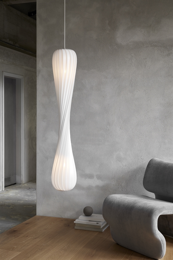 TR7 hanglamp, kunststof/wit, 25 x 112 cm