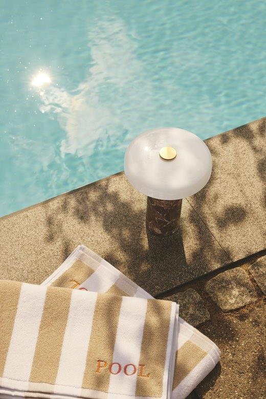 TRIP draagbare batterijlamp / tafellamp, dark emperador/opal