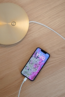 Omni tafellamp m/USB, messing