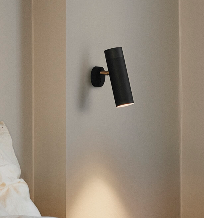 Thorup Copenhagen Patrone wandlamp, zwart-bruine messing/donker, 200 mm