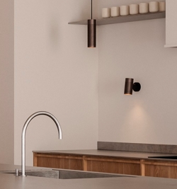 Thorup Copenhagen Patrone wandlamp small, zwart-bruine messing/donker, 120 mm