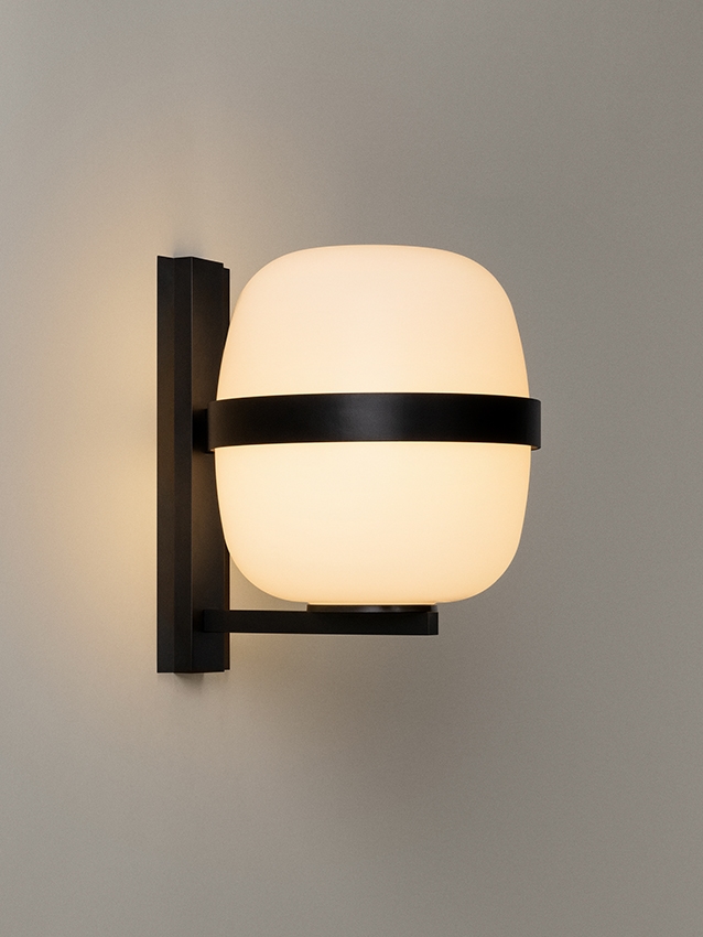 Wally Cesta wandlamp, metallic zwart