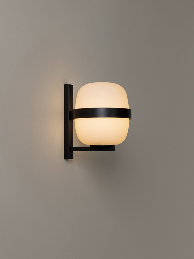 Wally Cestita wandlamp, metallic zwart