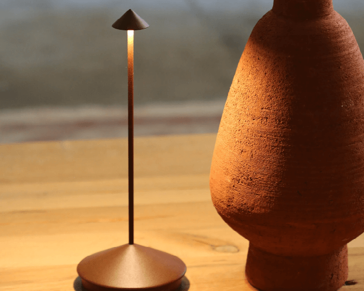 Pina - eenvoudige en elegante batterijlamp