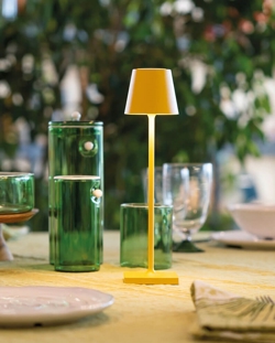 Poldina micro batterijlamp in okergeel