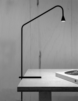 Trizo21 Austere T tafellamp