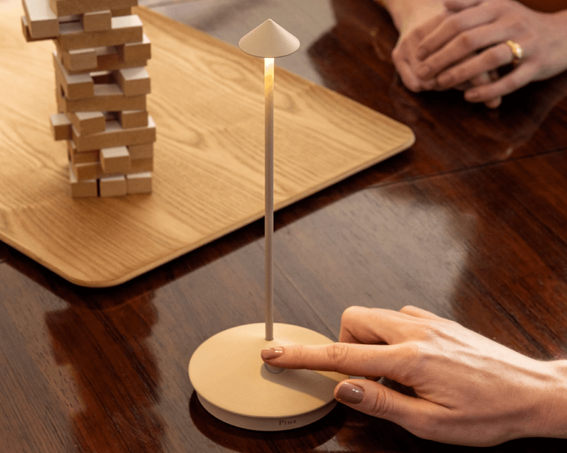 Elegant, slank en Italiaans | Zafferano Pina batterijlamp | Lamper-shop.nl