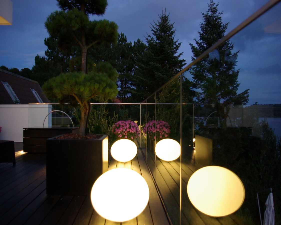 Eggy pop out van CHP lighting creëert een gezellige sfeer op het balkon