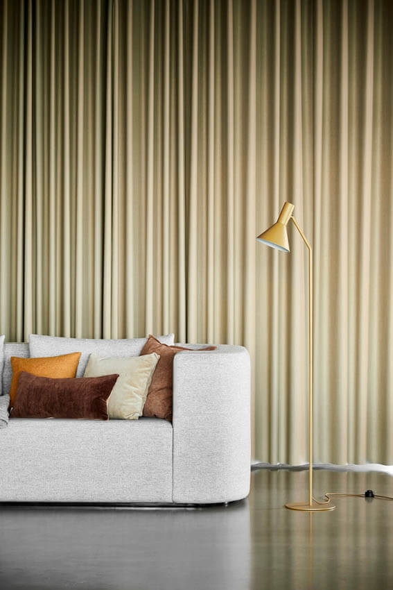 LYSS vloerlamp, mat amandelkleurig