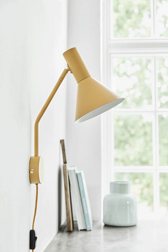 LYSS wandlamp, mat amandelkleurig