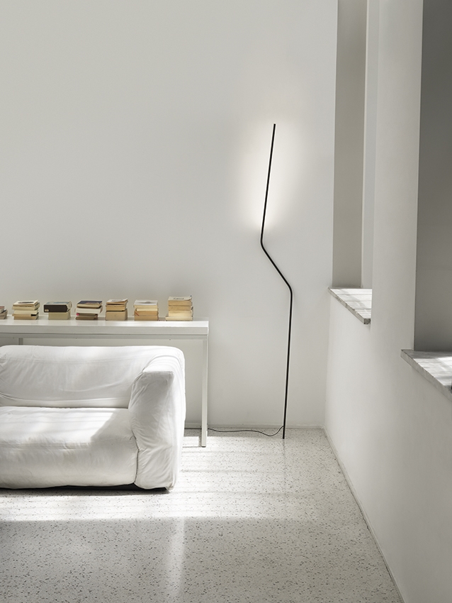 NEO vloerlamp, zwart