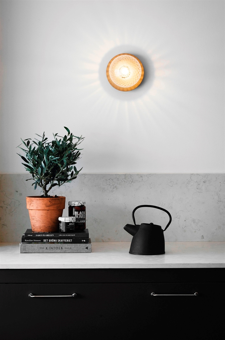 Liila 1 medium wandlamp / plafondlamp IP44, nordic goud/helder