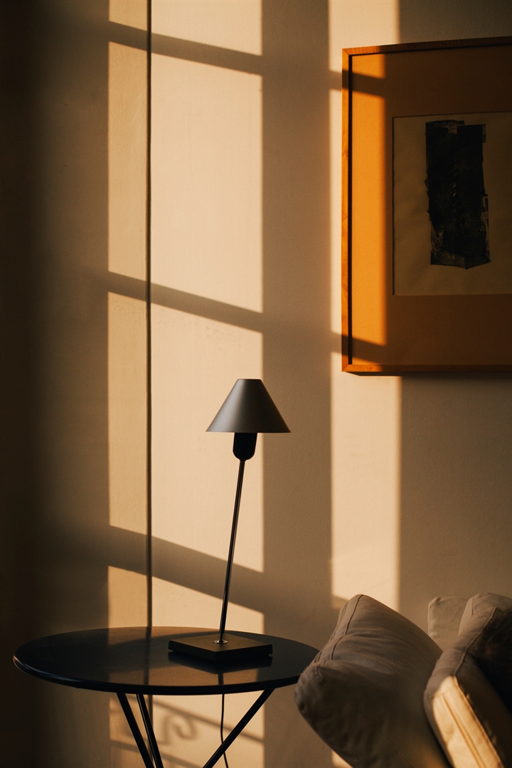 Gira tafellamp, zwart aluminium